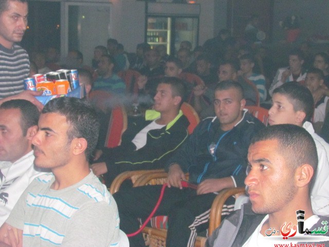 اجواء المقاهي اثناء مباراة الريال والبرشا